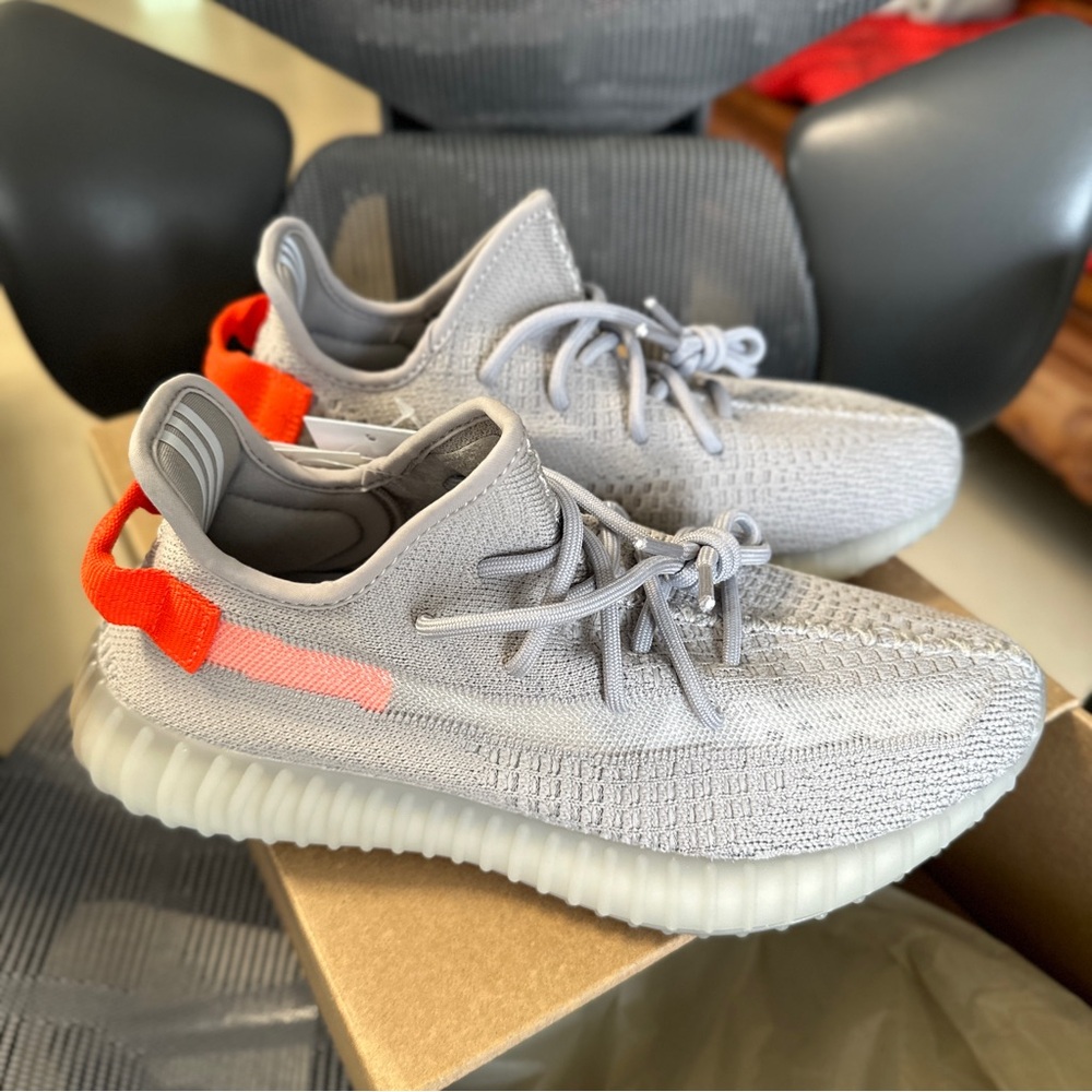 Tail Light Yeezy Boost 350